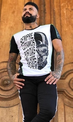 Camiseta Long King Joy Sempre Lutamos - Branca na internet