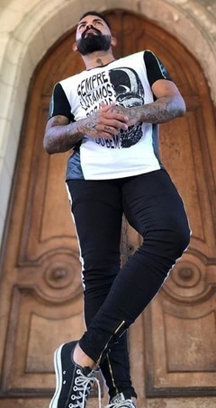 Camiseta Long King Joy Sempre Lutamos - Branca - Urban Store - Moda Masculina, Roupas, Calçados e muito mais!