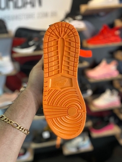 Tênis Nike Air Jordan 1 Chicago OFF WHITE Laranja C/Branco (Masculino) - loja online