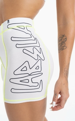 Shorts Gimme LaBellaMafia - Branco (Feminino) na internet