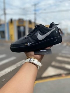 Tênis Nike Air Force 1 Low Utility Preto na internet