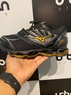 Tênis Mizuno Prophecy 8 Preto C/Dourado (Masculino)
