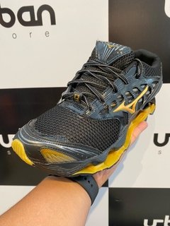 Tênis Mizuno Prophecy 9 Preto C/Dourado - loja online