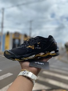 Tênis Mizuno Prophecy 9 Preto C/Dourado na internet