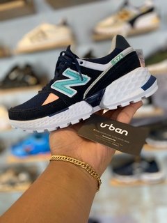 Tênis New Balance 574 v2 Azul Marinho C/Rosê (Feminino)