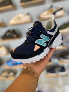Tênis New Balance 574 v2 Azul Marinho C/Rosê (Feminino) - comprar online