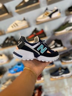 Tênis New Balance 574 v2 Azul Marinho C/Rosê (Feminino) na internet
