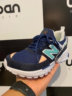 Tênis New Balance 574 v2 Azul Marinho C/Rosê (Feminino) - loja online