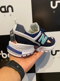 Imagem do Tênis New Balance 574 v2 Azul Marinho C/Rosê (Feminino)
