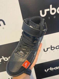 Tênis Nike Air Force 1 Mid Just do It Preto na internet