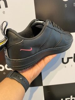 Tênis Nike Air Force 1 Low Utility Preto C/Rosa (Feminino) - Urban Store - Moda Masculina, Roupas, Calçados e muito mais!
