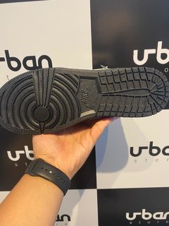 Tênis Nike Air Jordan 1 Chicago Retro Preto