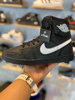 Tênis Nike Air Jordan 1 Chicago Retro Preto