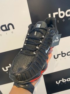 Tênis Nike Shox 12 Molas Preto C/Vermelho (Masculino) na internet