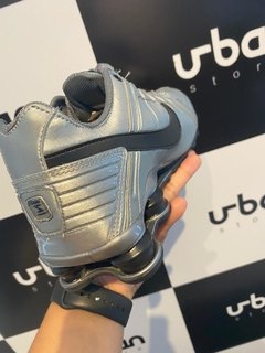 Tênis Nike Shox Junior Cinza (Masculino) na internet