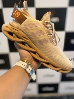 Tênis Adidas Yeezy Maverick 2020 Bege (Masculino)