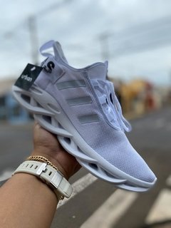 Tênis Adidas Yeezy 2020 Branco (Masculino) na internet