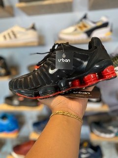 Tênis Nike Shox 12 Molas Preto C/Vermelho (Masculino)