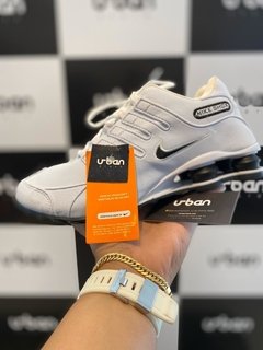 Tênis Nike Shox NZ Branco (Masculino) - comprar online