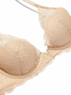 Corpiño Encaje Nude Línea Love Cloud 34D Victoria's Secret - comprar online