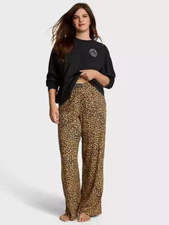 Pijama Remera Negra Strasses y Pantalón Animal Print S/M Línea Signature Victoria's Secret - comprar online