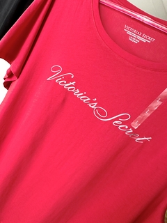 Remera Roja Logo Metalizado Linea Signature L Victoria's Secret - comprar online