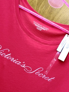 Remera Roja Logo Metalizado Linea Signature L Victoria's Secret en internet