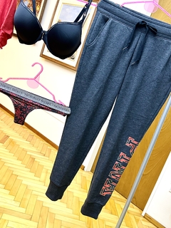 Imagen de Pantalón Gris Topo Logo Red Plaid Pink S M Victoria's Secret