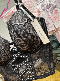 Corset Encaje Negro Cintas Rosas Linea Signature SDD (34DD) 103/107 - MDD (36DD) 108/112 Victoria's Secret - tienda online