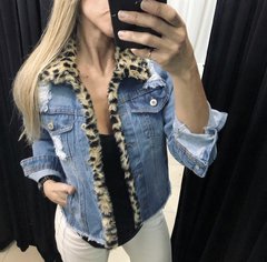 Campera de jeans con pelo leopardo