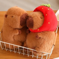 Pelúcia Capivara Morango - comprar online