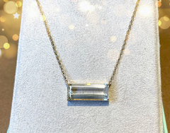 Colar Retangular Quartzo ouro 18k