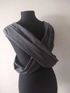 Fular prearmado Cangu Mamá/ Negro con gris topo en internet