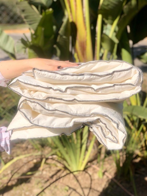 PILLOW BLANCO CON OV NEGRO