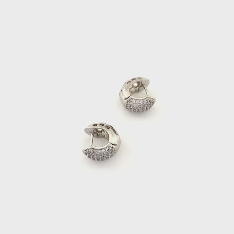 Brinco Argola Cravejada com Zircônia Cúbica