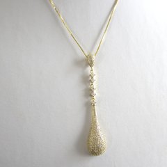 Colar Gota Pêndulo Dourada Cravejada de Zircônia. na internet