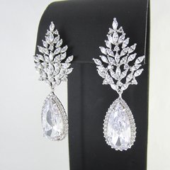 Brinco Folhas e Gota de Zircônia. - comprar online