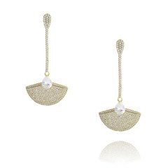 Brinco Leque Dourado Longo Cravejado de Zircônia.