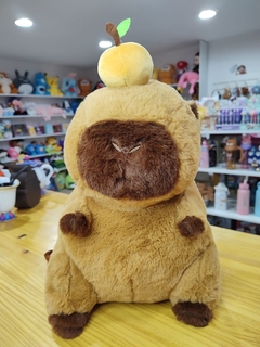 Mochila Capibara con mandarina - comprar online