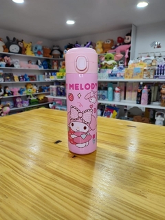 Botella My Melody en internet