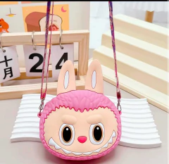 Carteras labubu en internet