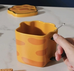 Tazas con tapa patita gatuna en internet
