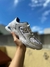 NEW BALANCE MOD 530 BLANCA CON PLATA en internet