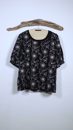 Blusa 68 Pique bordado