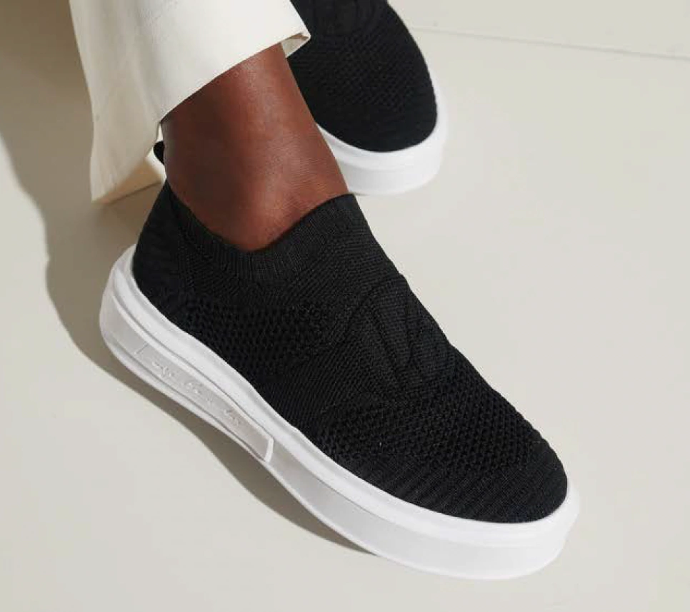 TENIS LUIZA BARCELOS PRETO