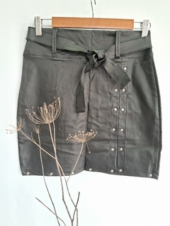 Pollera Engomada con Tachas