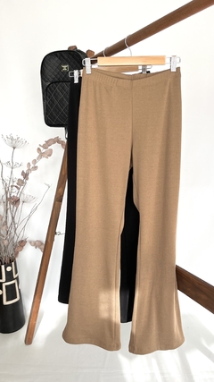 Pantalón Flare en internet