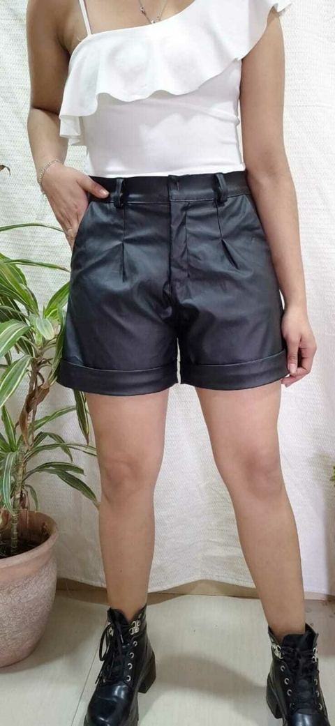 Short Sastrero Engomado