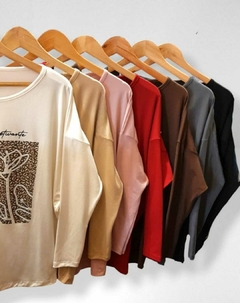 Remera La Beauté en internet