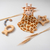 Naninha girafa de pelúcia com textura macia